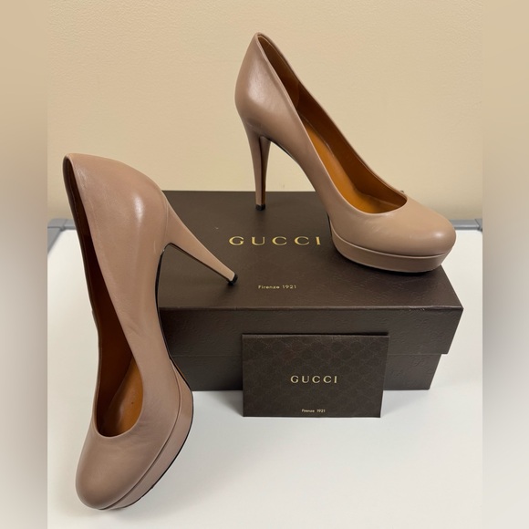 Gucci Shoes - Gucci Nappa Charlotte Leather Pump in Winter Rose